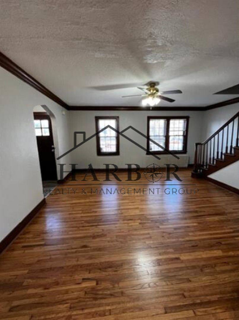 Apartment for rent at 905 1st Ave SW, Austin, MN 55912