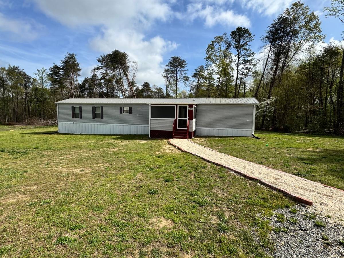 House for rent at 1237-G Longbranch Rd, Grover, NC 28073