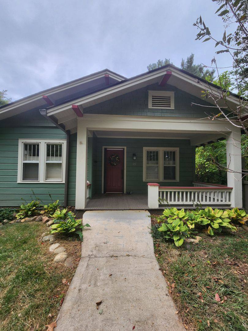 House for rent at 25 Parkman Place, Asheville, NC 28806