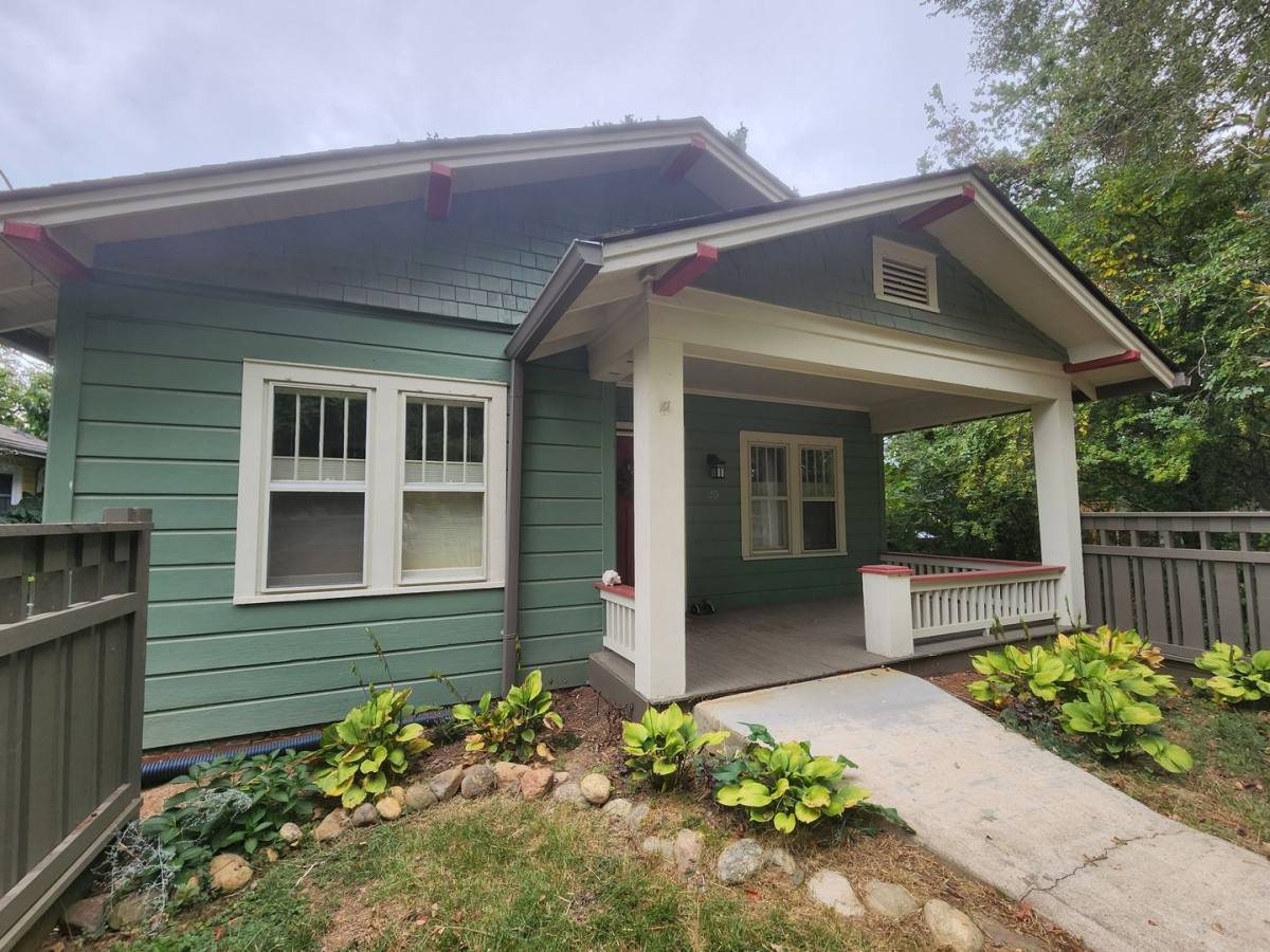 House for rent at 25 Parkman Place, Asheville, NC 28806