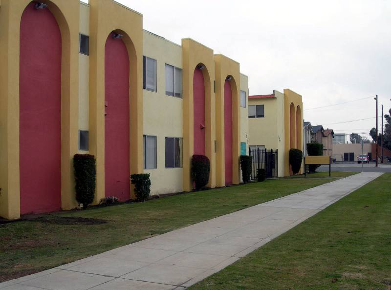 Apartment for rent at 1015 L St, Bakersfield, CA 93304