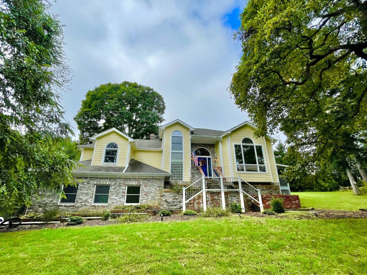 House for rent at 1474 Freeman Dr, Amissville, VA 20106