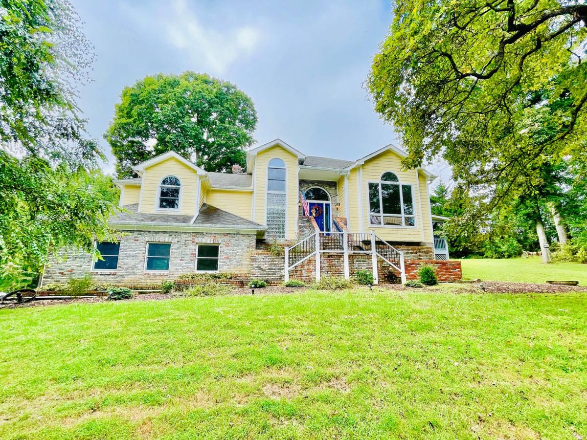 House for rent at 1474 Freeman Dr, Amissville, VA 20106