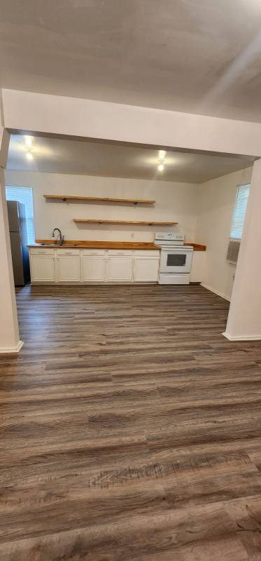 Apartment for rent at 605 4th St #A, Orange, TX 77630