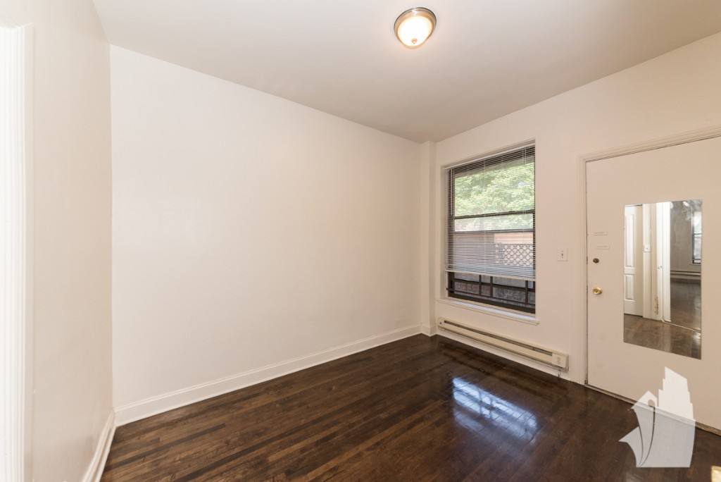 Apartment for rent at 2131 W Giddings St #G, Chicago, IL 60625