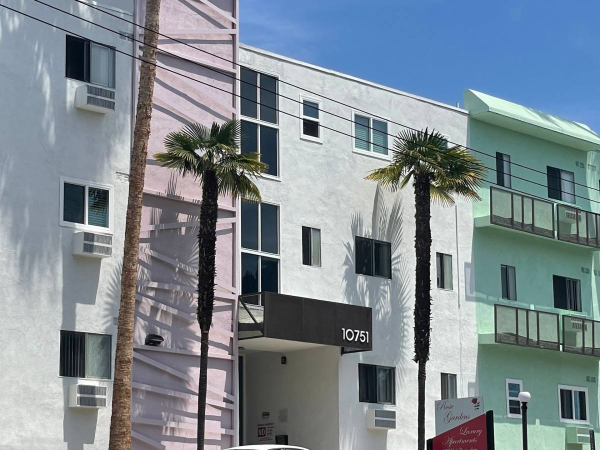 Apartment for rent at 10751 Rose Ave, Los Angeles, CA 90034