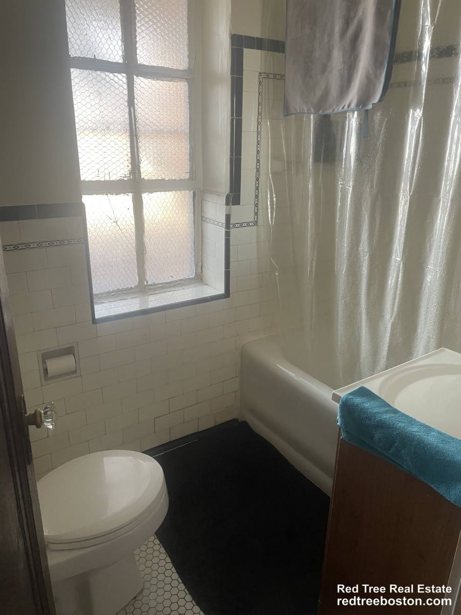 Apartment for rent at 63 Fellsway W #8, Medford, MA 02155