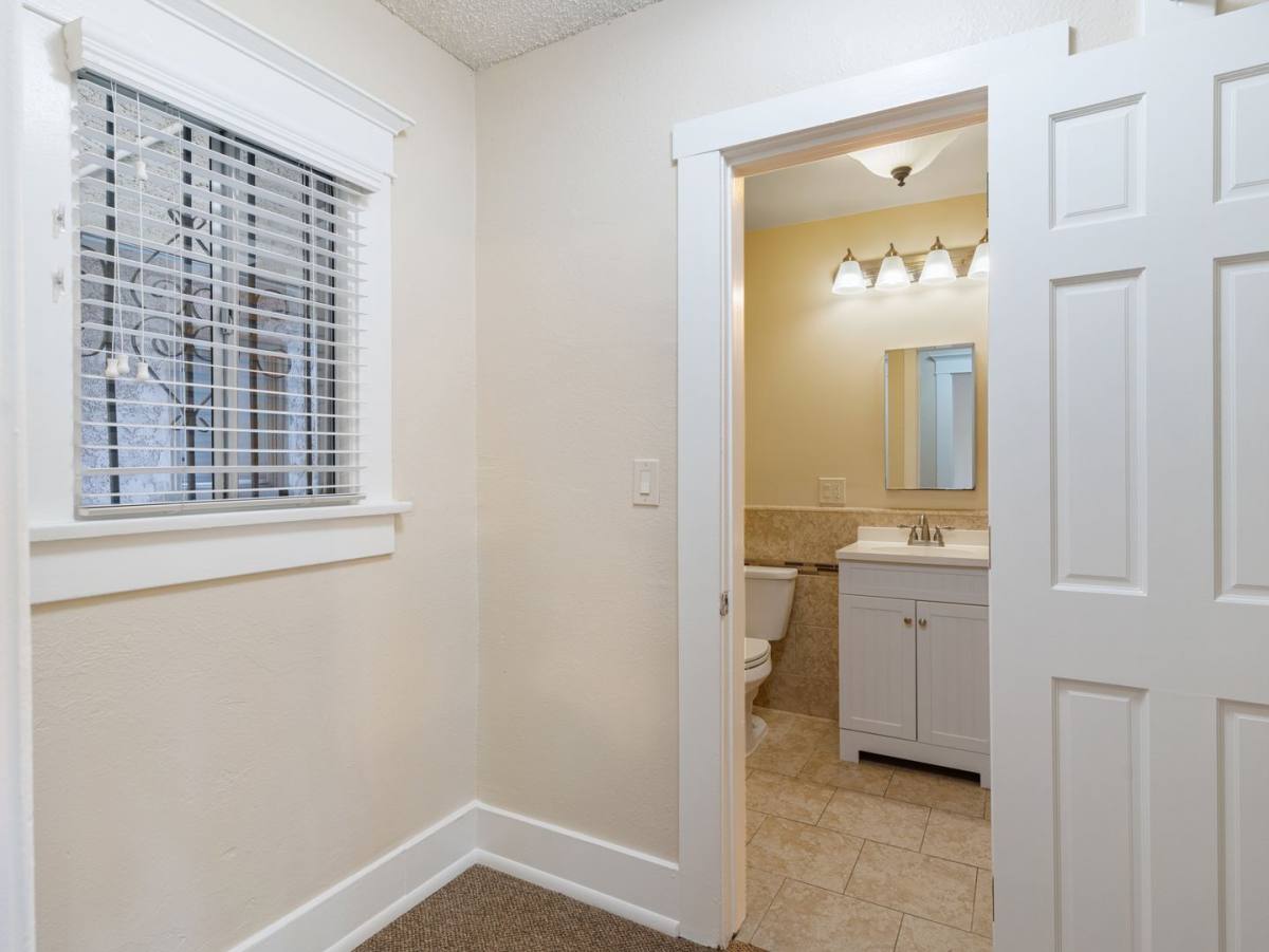 Apartment for rent at 1460 Gaviota Ave, Long Beach, CA 90813