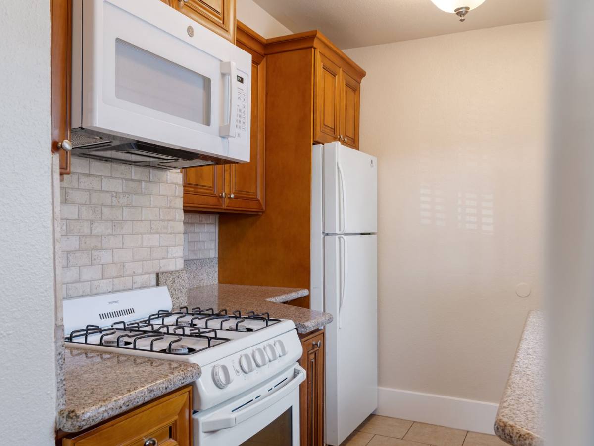 Apartment for rent at 1460 Gaviota Ave, Long Beach, CA 90813