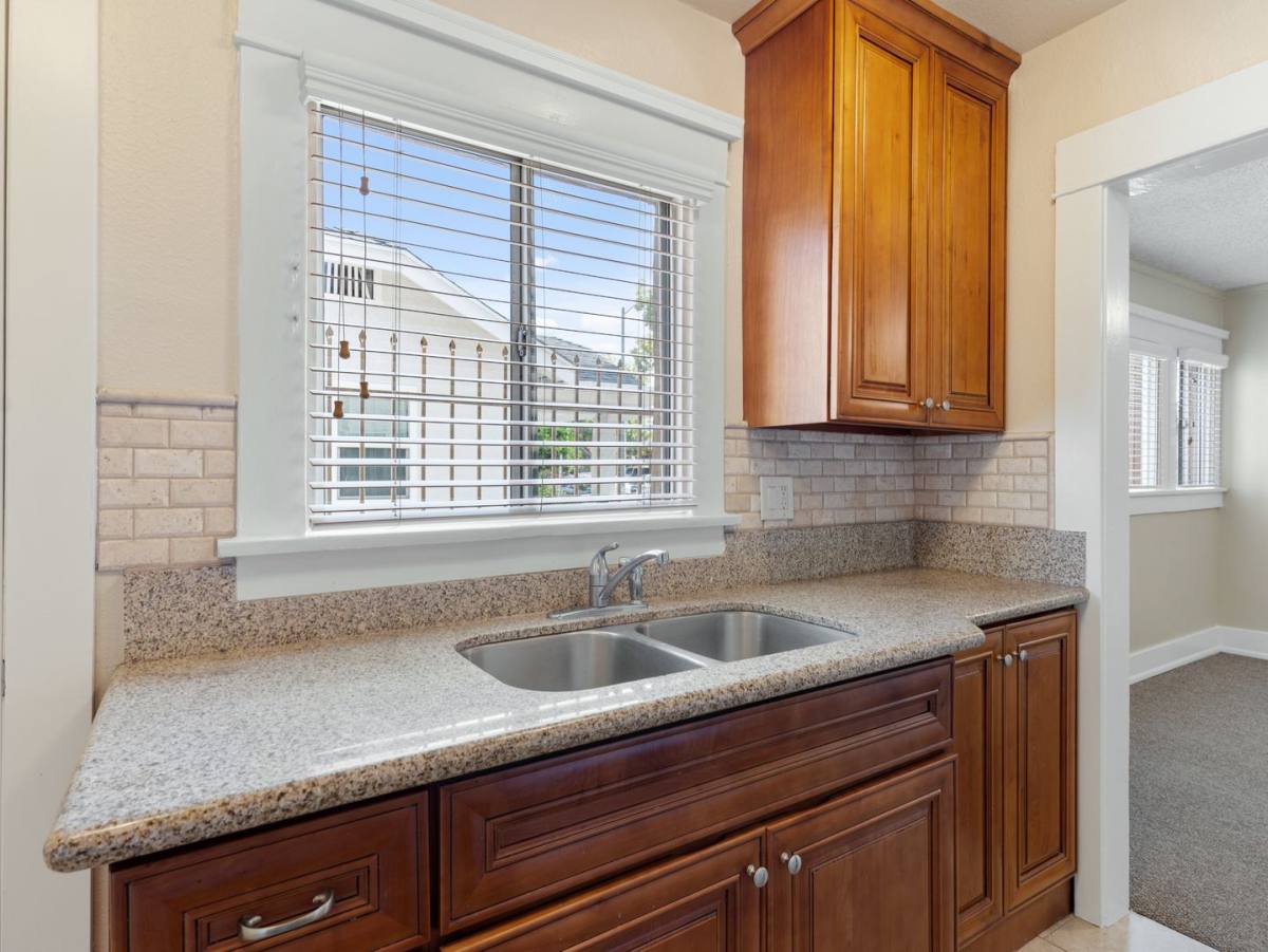 Apartment for rent at 1460 Gaviota Ave, Long Beach, CA 90813