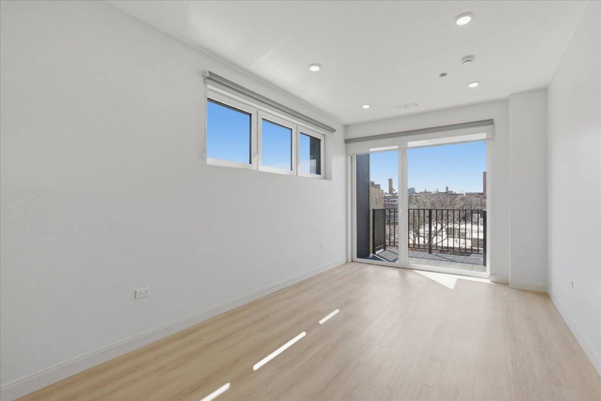 Apartment for rent at 948 W Sunnyside #201, Chicago, IL 60640