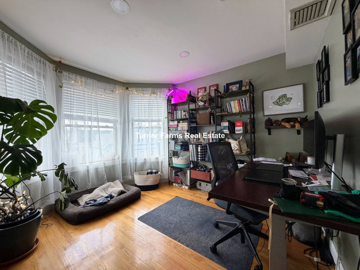 Apartment for rent at 31 Humphreys #3, Dorchester, MA 02125