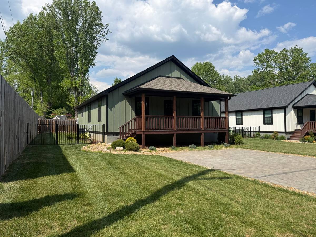 House for rent at 88 Atkins Dr, Black Mountain, NC 28711