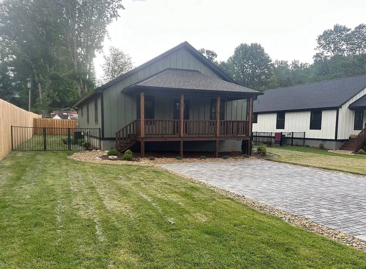 House for rent at 88 Atkins Dr, Black Mountain, NC 28711