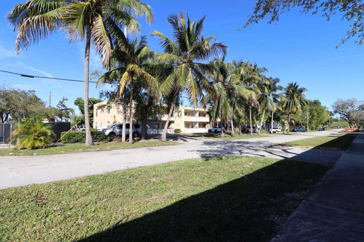 Apartment for rent at 2031 NE 139 St, Miami, FL 33181