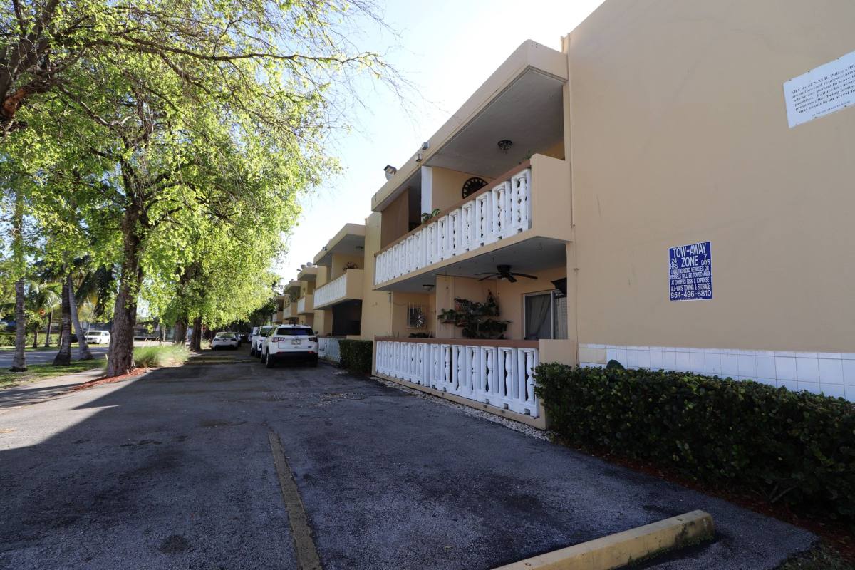 Apartment for rent at 2031 NE 139 St, Miami, FL 33181