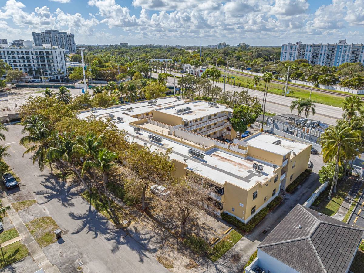 Apartment for rent at 2031 NE 139 St, Miami, FL 33181