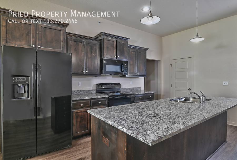 Townhouse for rent at 8791 Findley St - Interior #BUILDING 16, Lenexa, KS 66227