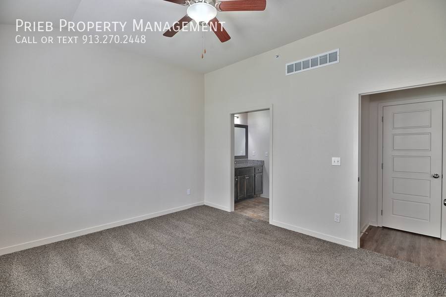 Townhouse for rent at 8791 Findley St - Interior #BUILDING 16, Lenexa, KS 66227