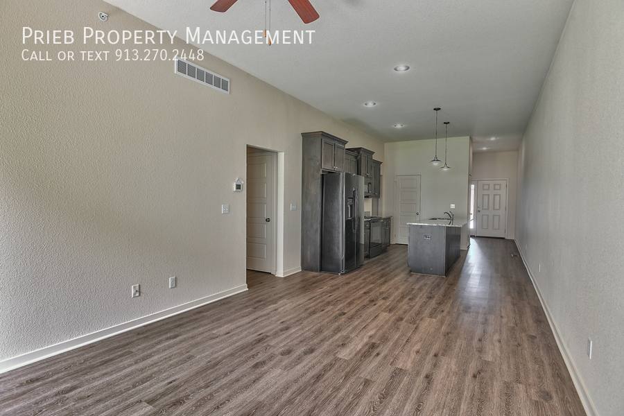 Townhouse for rent at 8791 Findley St - Interior #BUILDING 16, Lenexa, KS 66227
