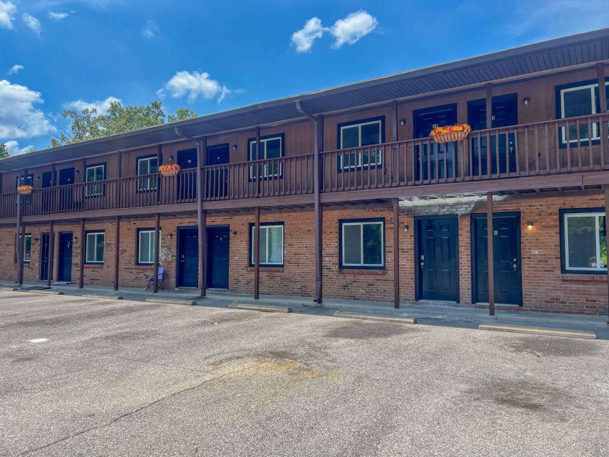 Apartment for rent at 480 Ringgold Rd, Clarksville, TN 37042