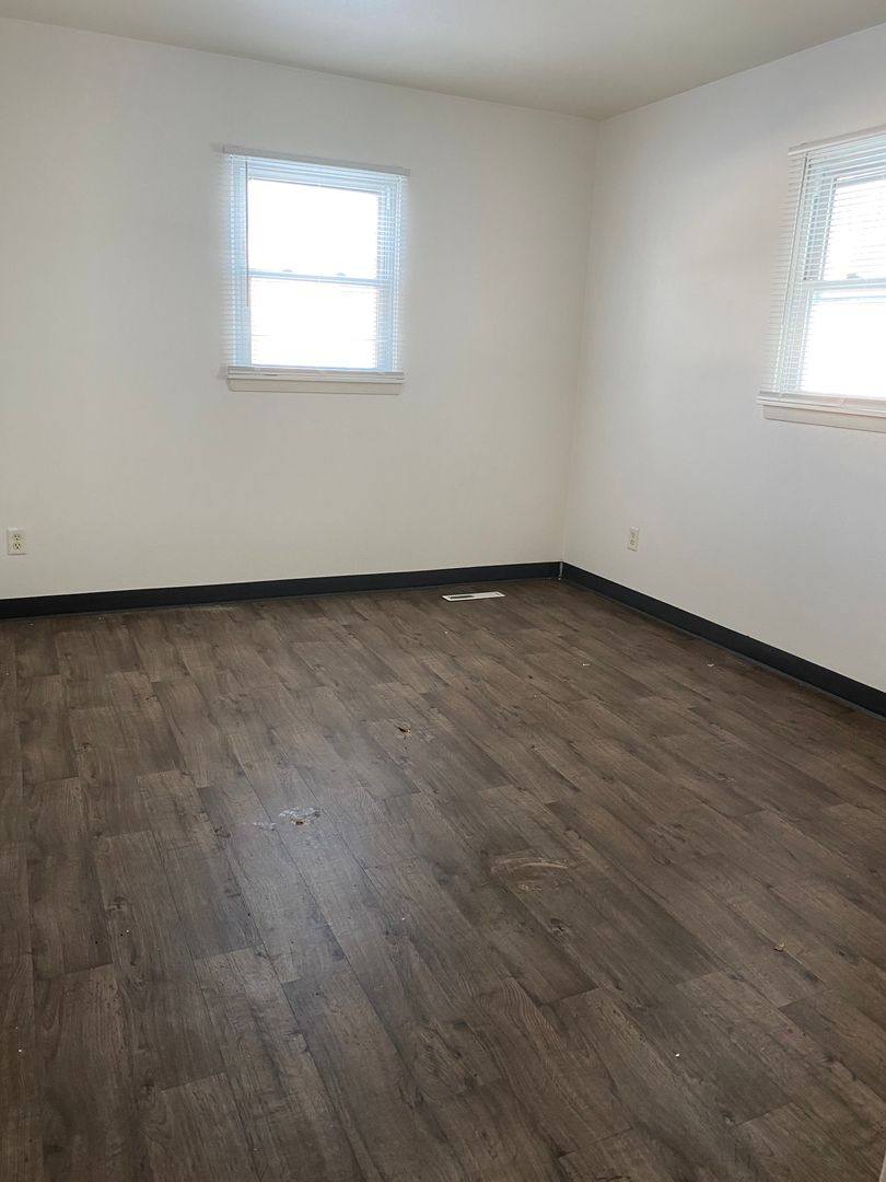 Apartment for rent at 221-231 Miriam, Waterloo, IA 50702