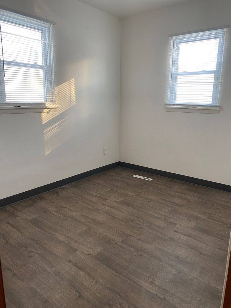 Apartment for rent at 221-231 Miriam, Waterloo, IA 50702