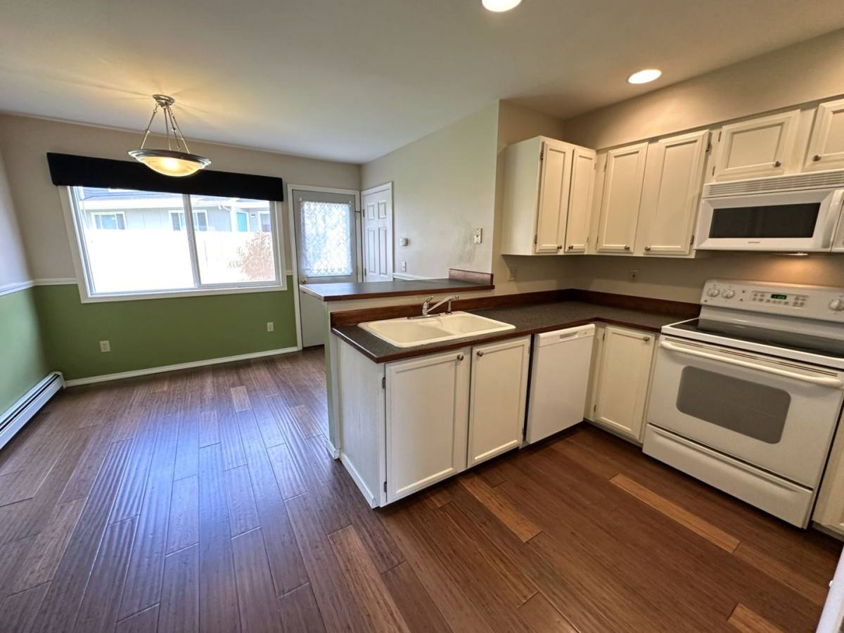 Condo for rent at 209 E 18th Ave, Ellensburg, WA 98926
