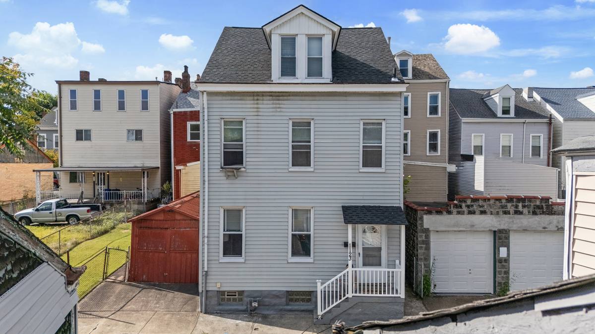 House for rent at 1123 Brabec St, Pittsburgh, PA 15212