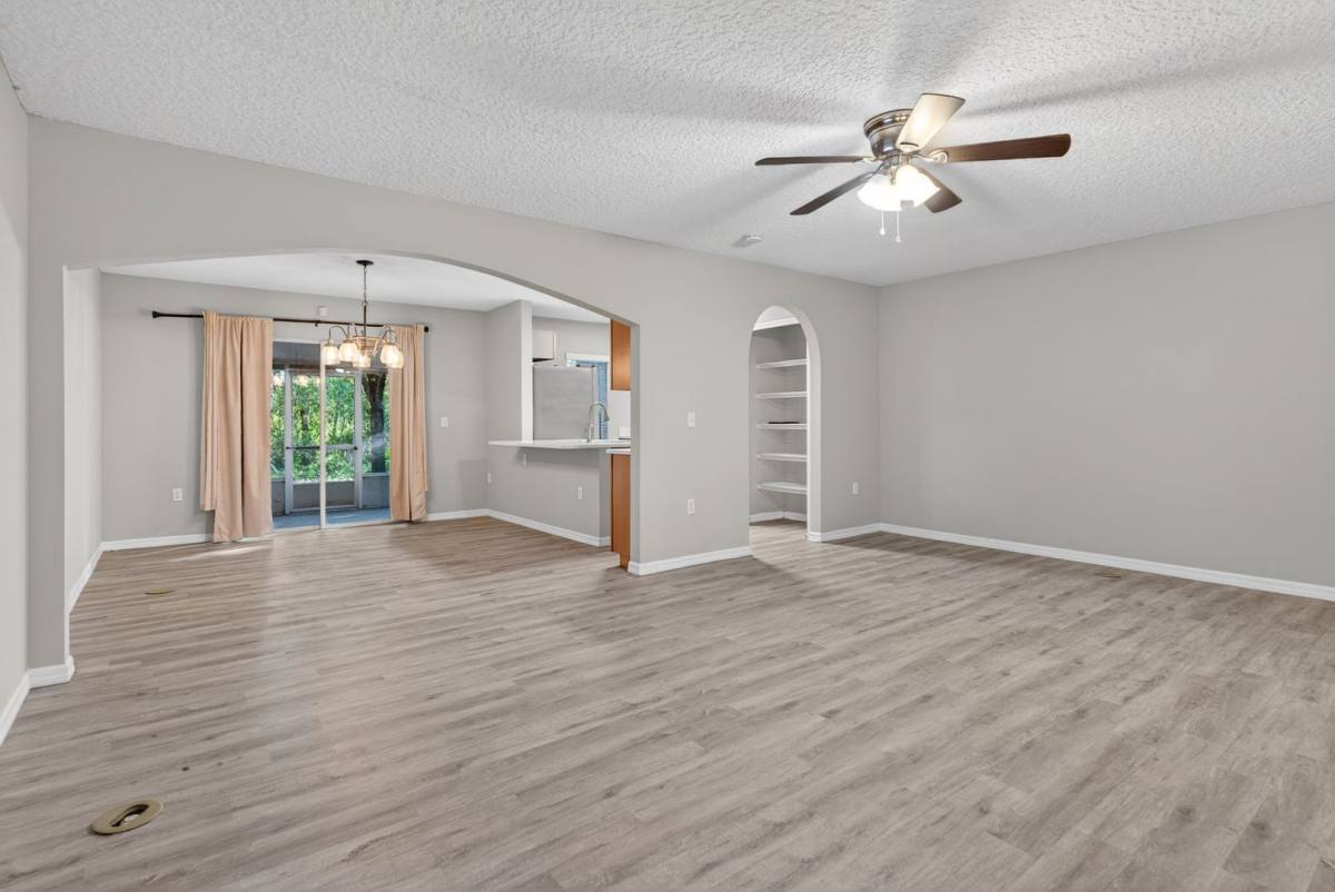 Townhouse for rent at 11816 Lake Bend Circle, Jacksonville, FL 32218