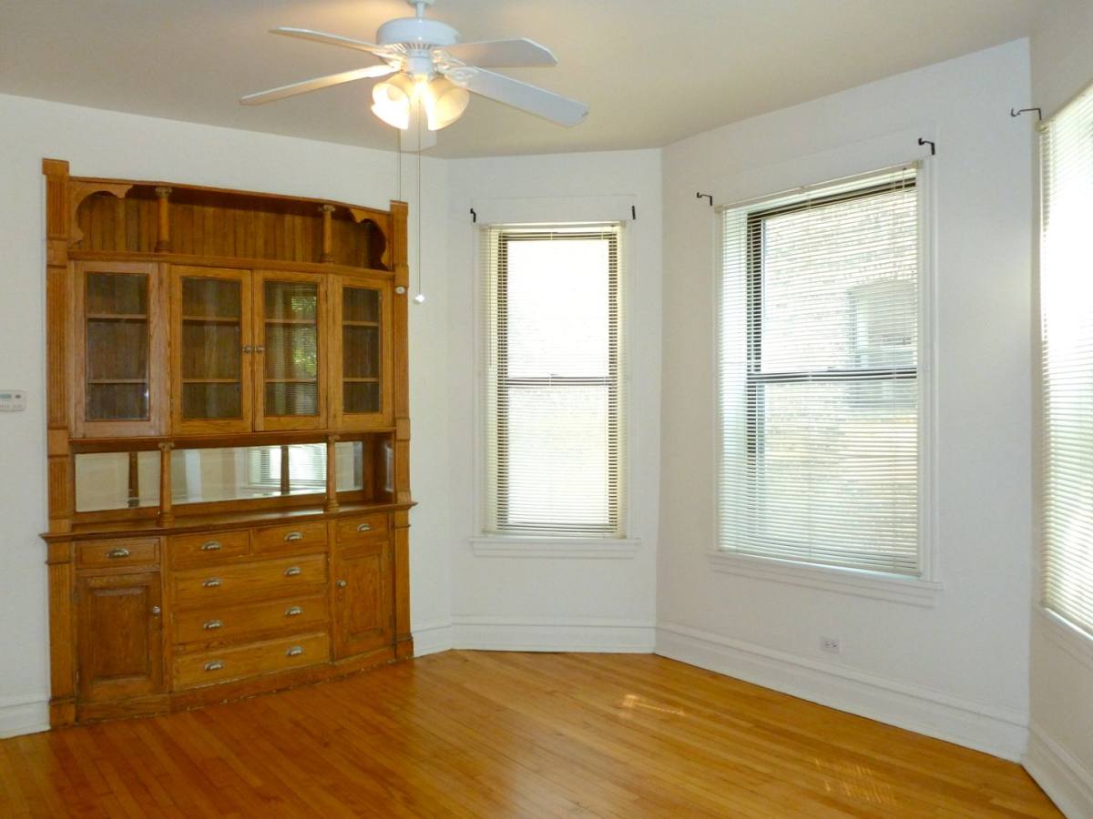 Apartment for rent at 725 S Loomis St, Chicago, IL 60607