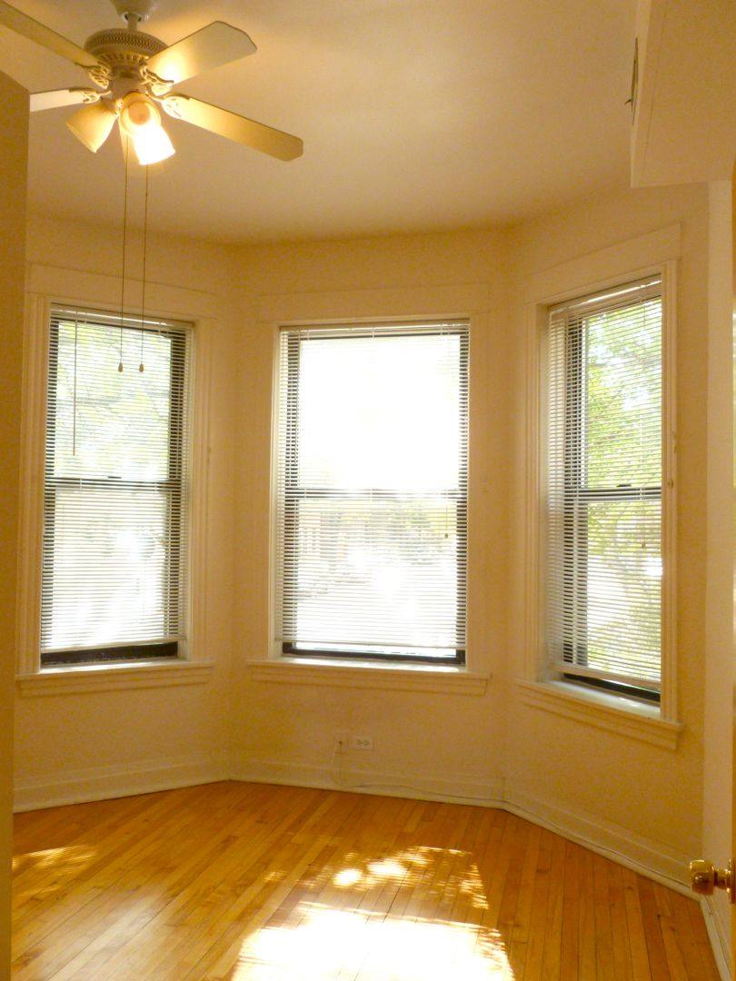 Apartment for rent at 725 S Loomis St, Chicago, IL 60607