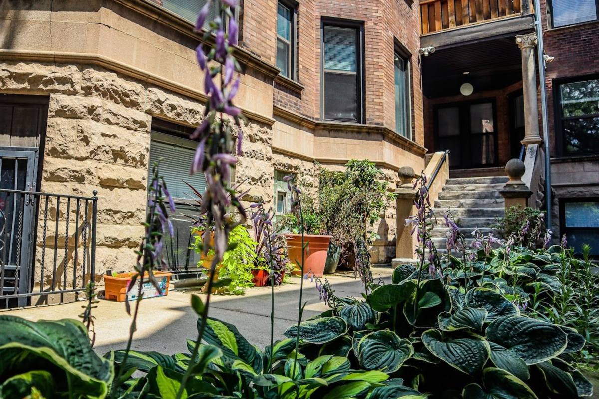 Apartment for rent at 725 S Loomis St, Chicago, IL 60607