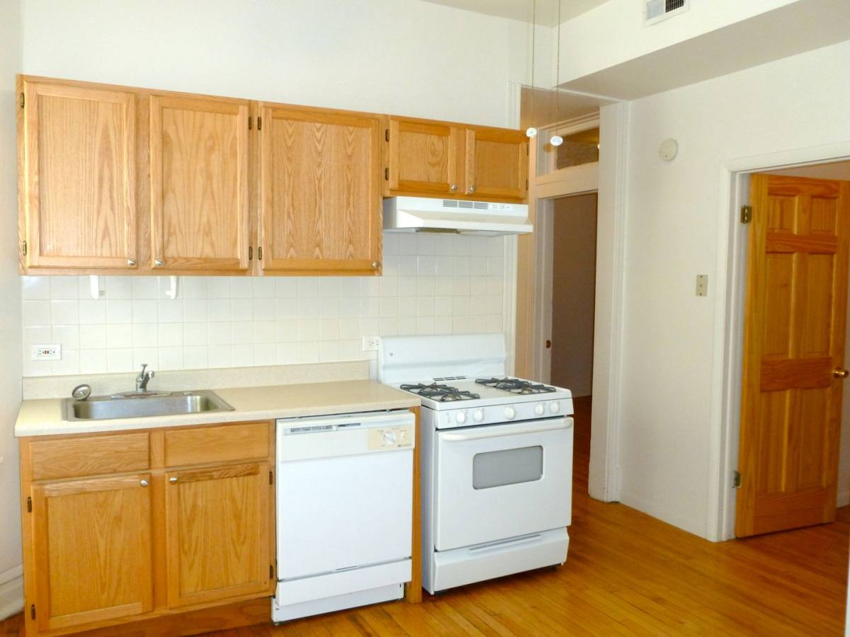 Apartment for rent at 725 S Loomis St, Chicago, IL 60607