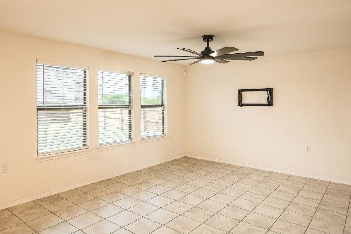House for rent at 5527 Castle Brook Dr, San Antonio, TX 78218