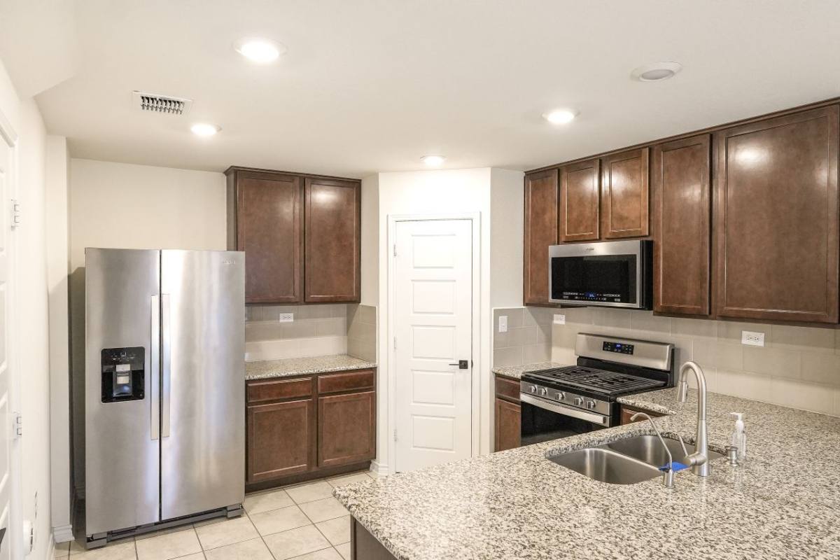 House for rent at 5527 Castle Brook Dr, San Antonio, TX 78218