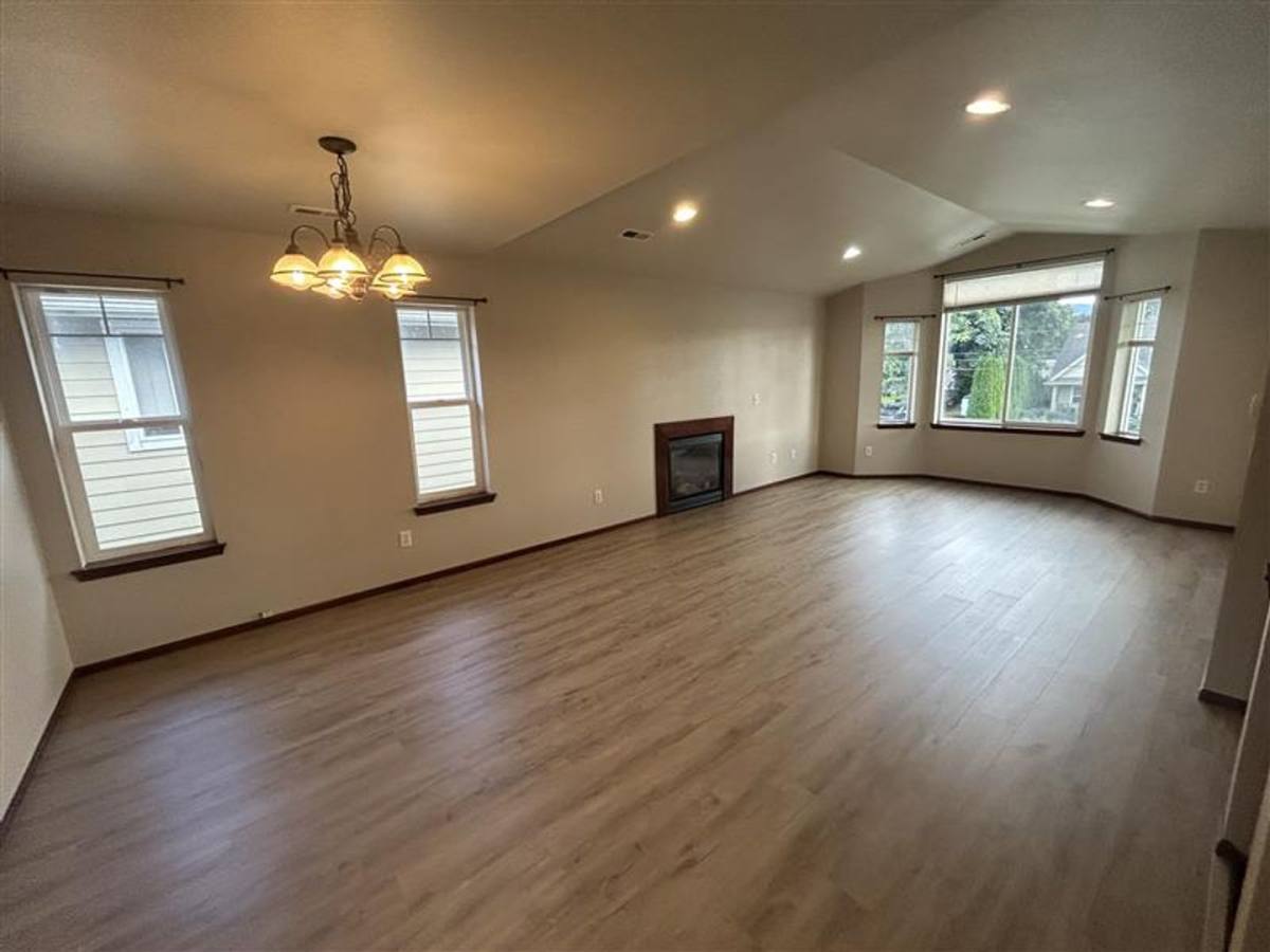 Apartment for rent at 330 332 Garfield St, Sumas, WA 98295