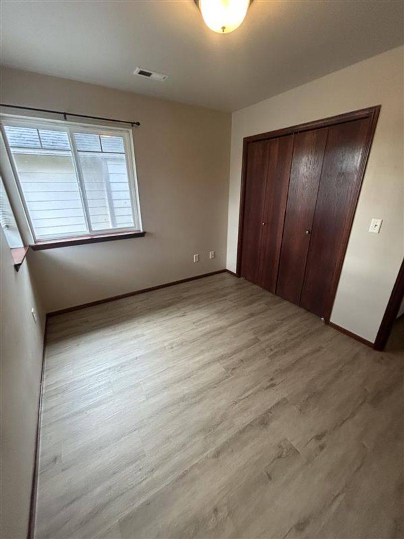 Apartment for rent at 330 332 Garfield St, Sumas, WA 98295