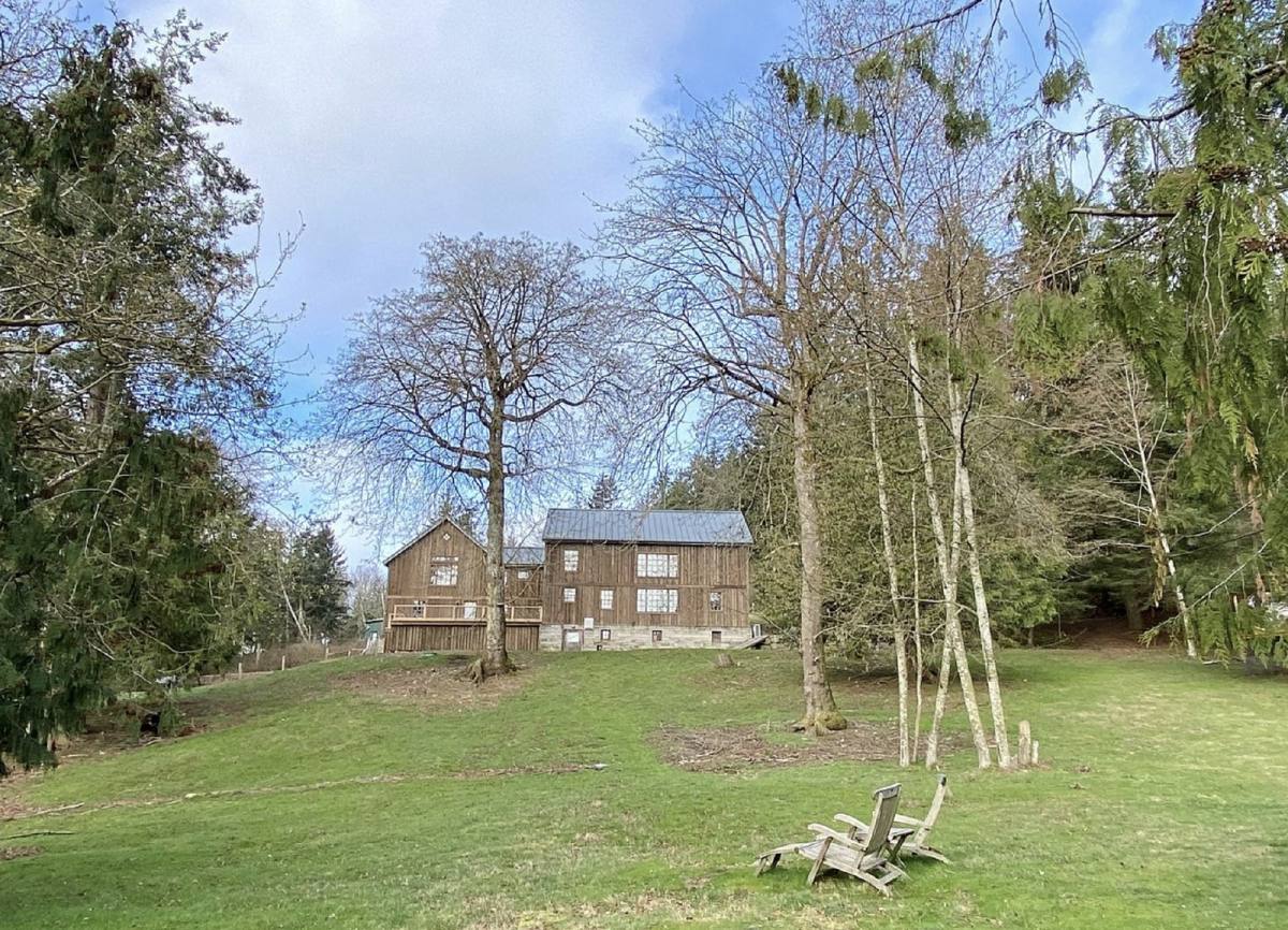 House for rent at 85 Scott Hill Dr, Eastsound, WA 98245