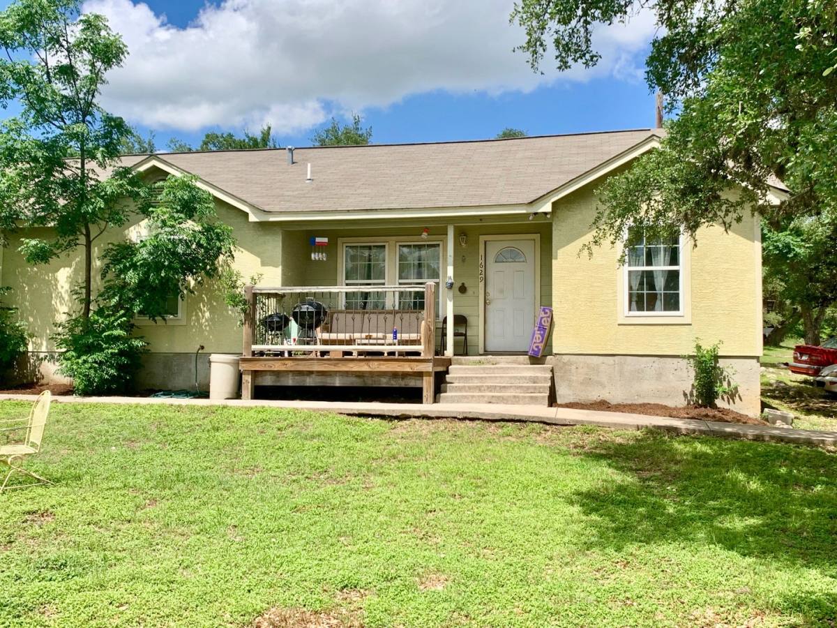 Townhouse for rent at 1629 Gordon Rd, San Marcos, TX 78666