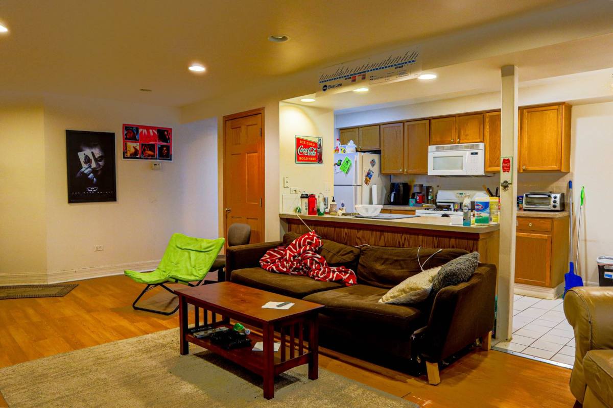 Apartment for rent at 715 S Claremont, Chicago, IL 60612
