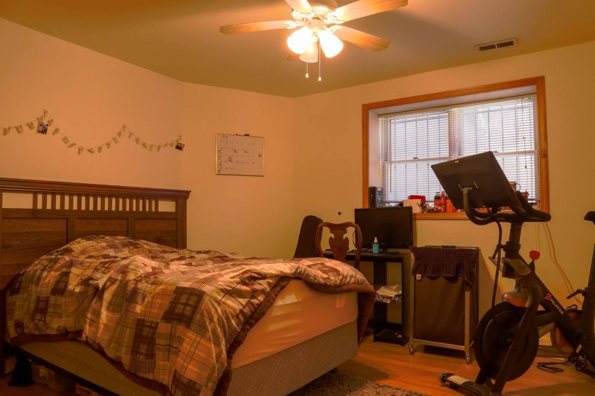 Apartment for rent at 715 S Claremont, Chicago, IL 60612