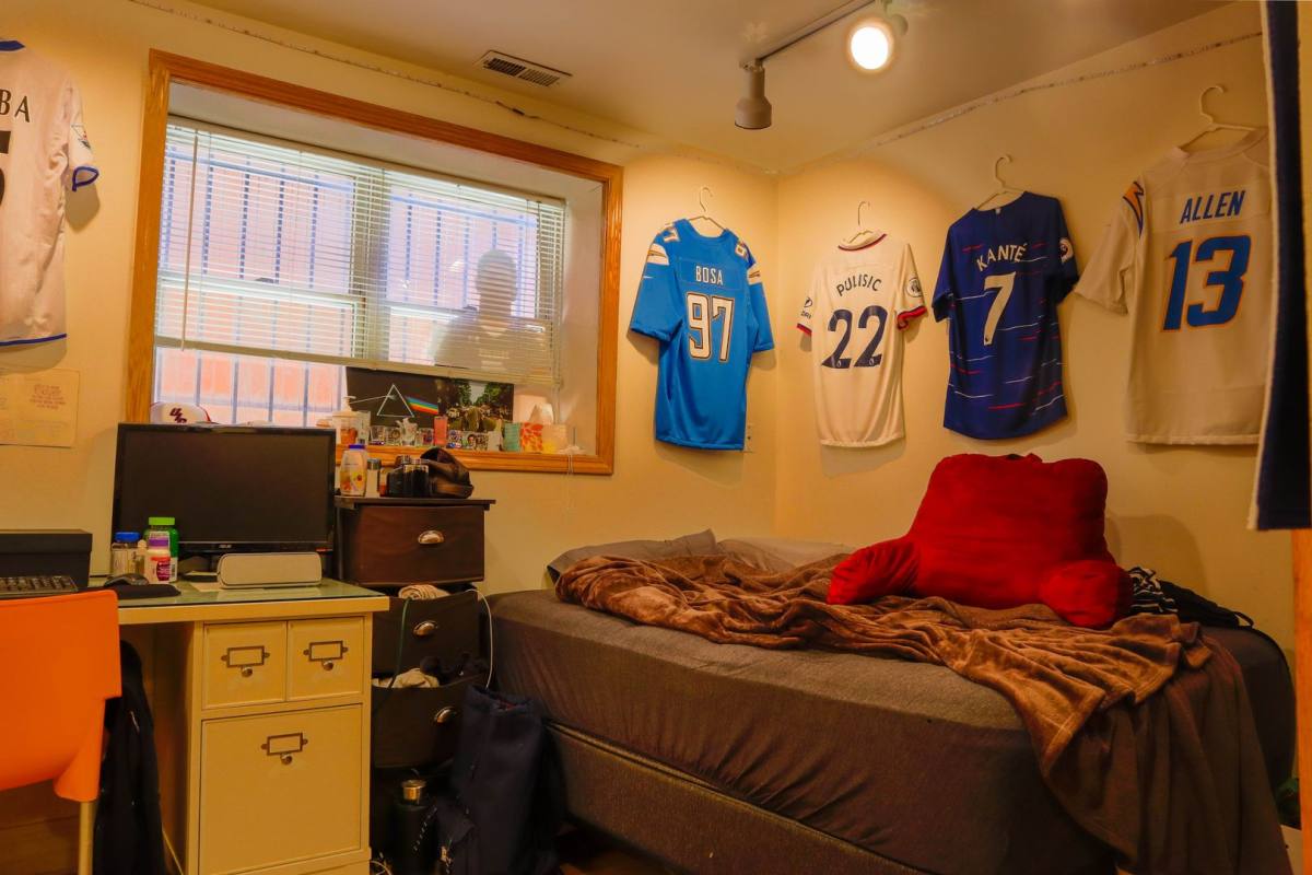 Apartment for rent at 715 S Claremont, Chicago, IL 60612