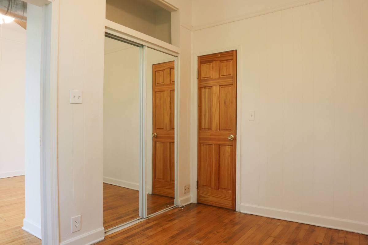 Apartment for rent at 846 S Loomis St, Chicago, IL 60607