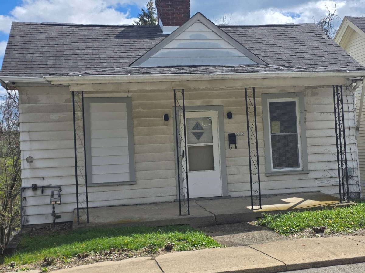 House for rent at 222 Vine St, Canonsburg, PA 15317