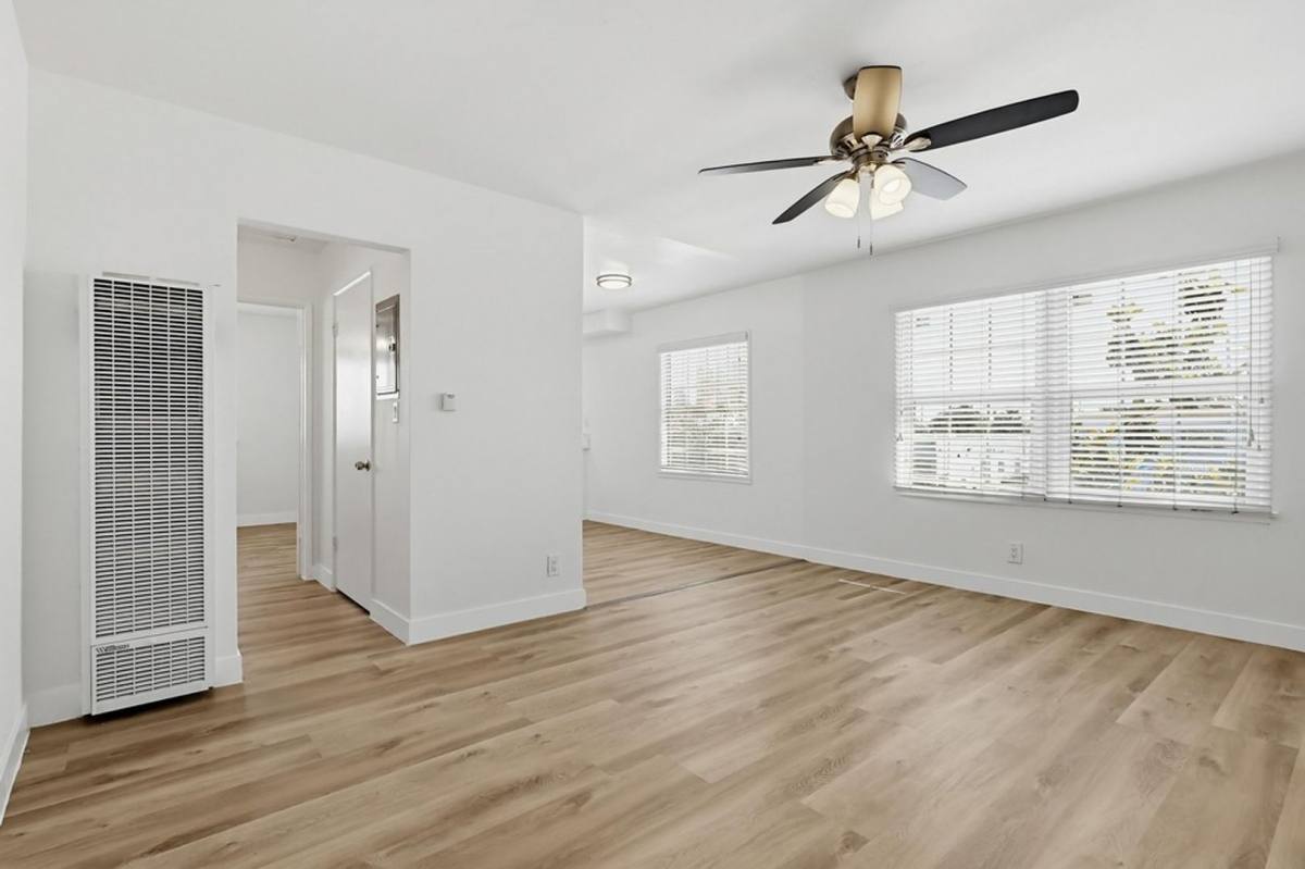 Apartment for rent at 6629 Crenshaw Blvd #15, Los Angeles, CA 90043