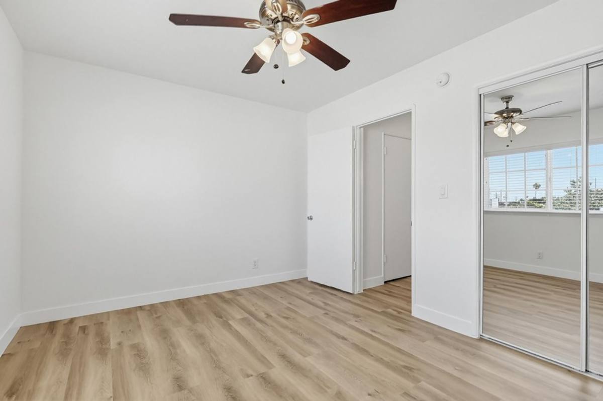 Apartment for rent at 6629 Crenshaw Blvd #15, Los Angeles, CA 90043