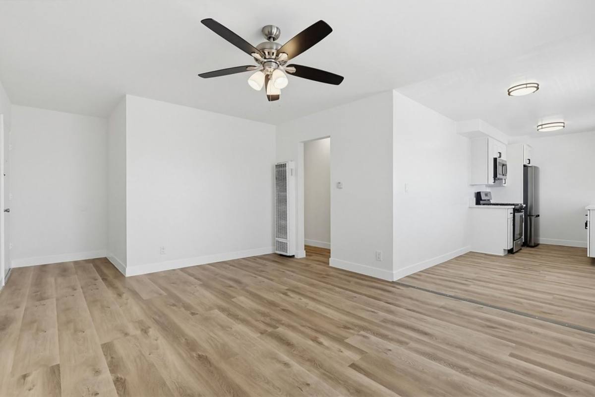 Apartment for rent at 6629 Crenshaw Blvd #15, Los Angeles, CA 90043