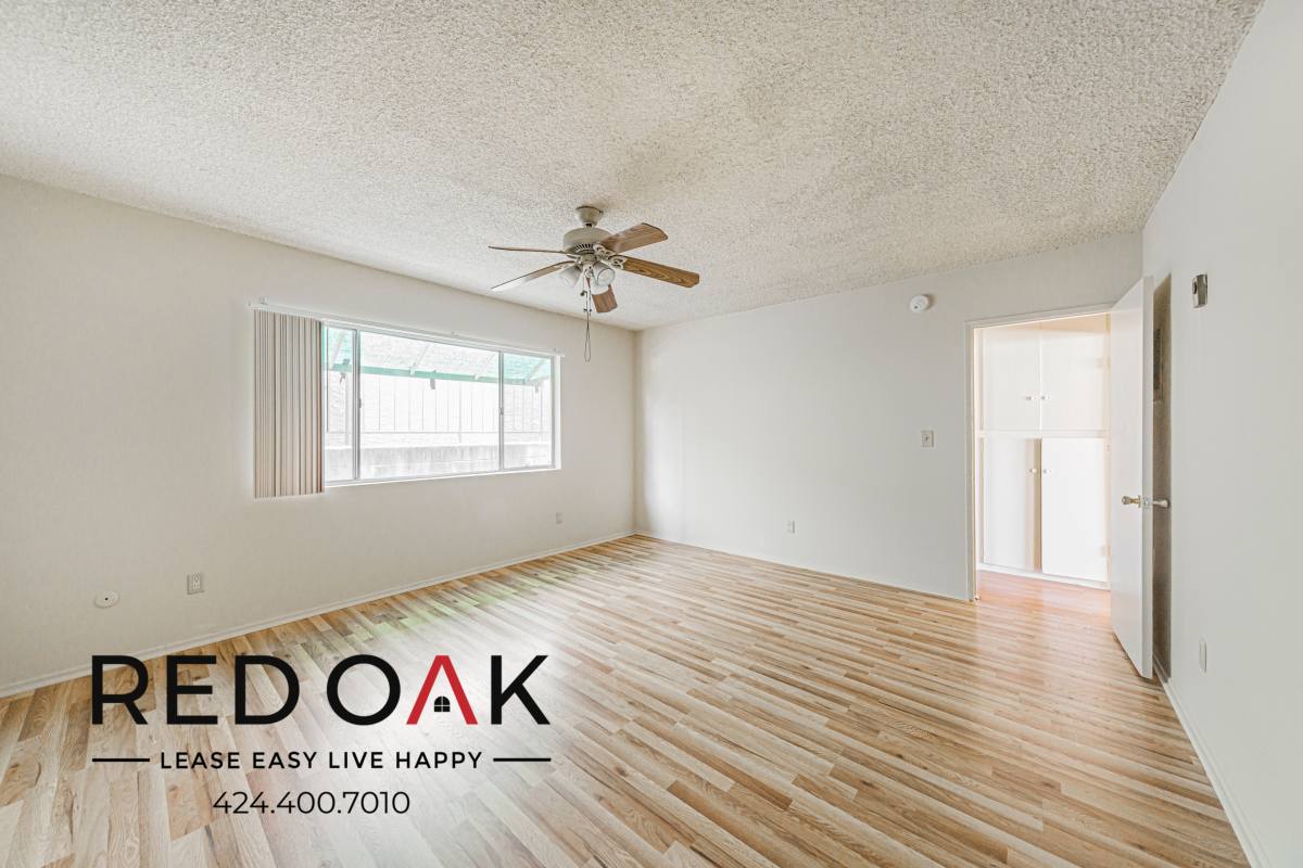 Condo for rent at 16515 Victory Blvd #6, Van Nuys, CA 91406