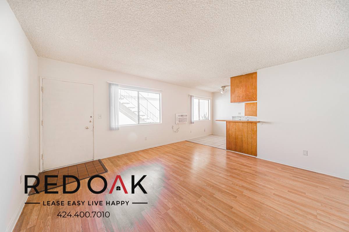 Condo for rent at 16515 Victory Blvd #6, Van Nuys, CA 91406